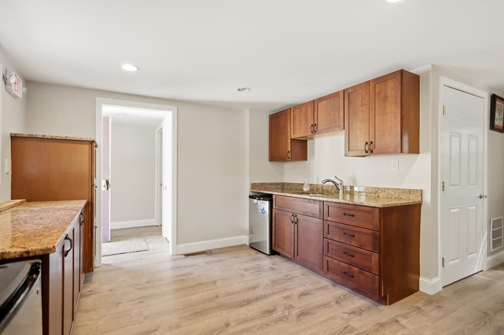 75 Essex St, Andover MA 01810 photo 11