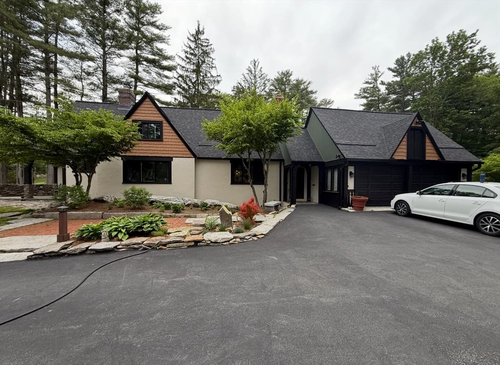 272 Eastford Rd, Southbridge MA 01550
