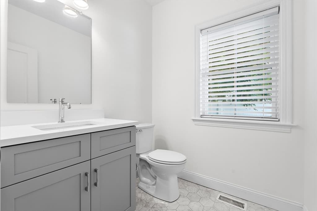 328 Village St # 328, Medway MA 02053 photo 31