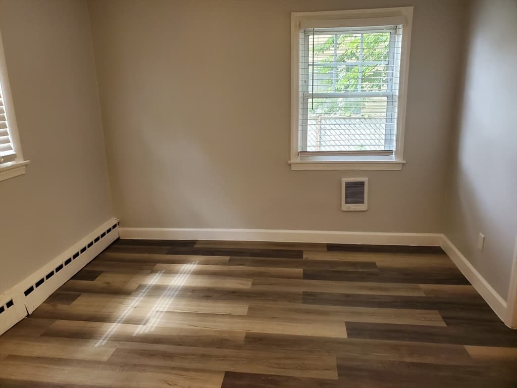 725 Bay St, Springfield MA 01109 photo 9