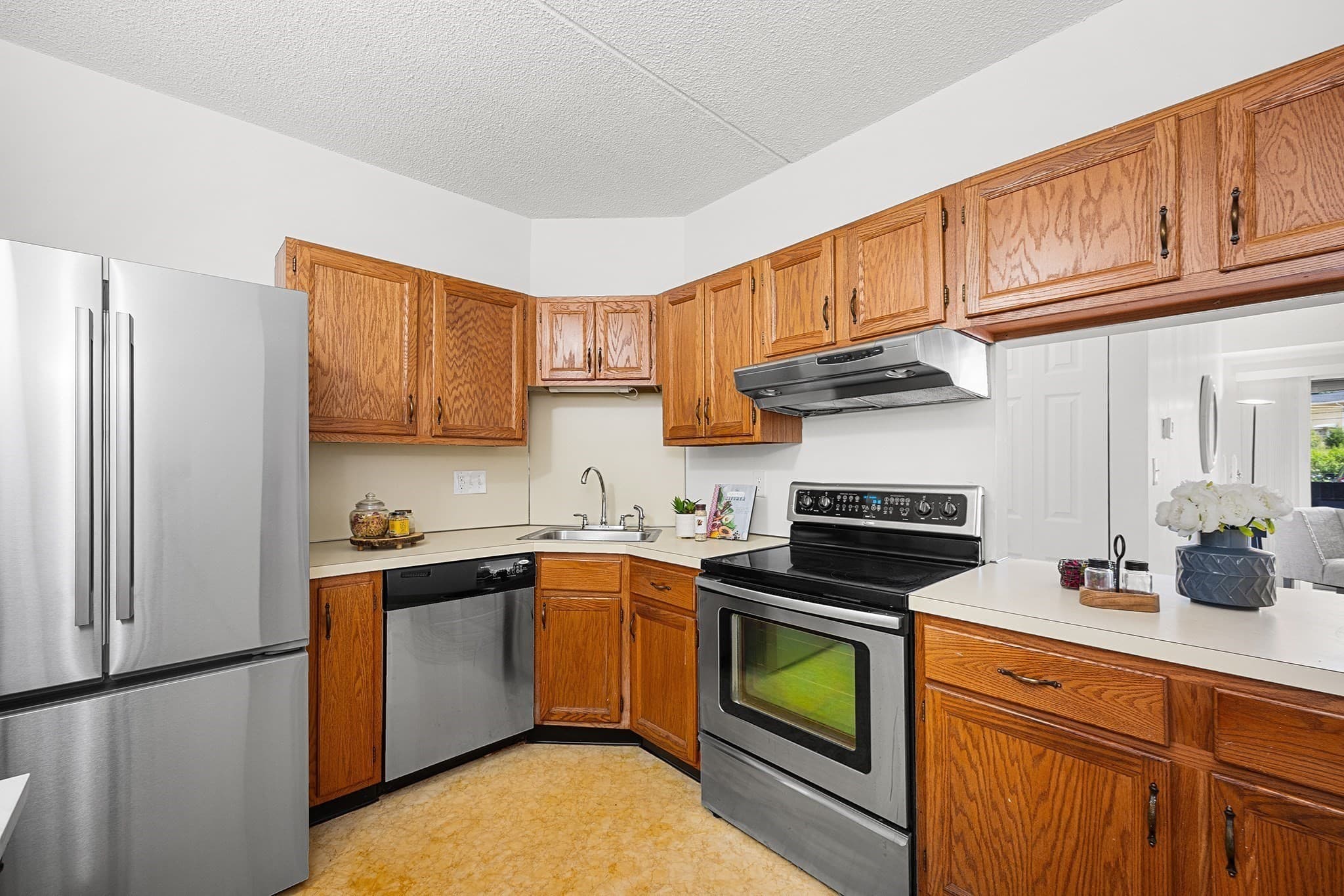 Condominium at 289 Elm St # 15, Medford MA 02155, photo 6 of 26