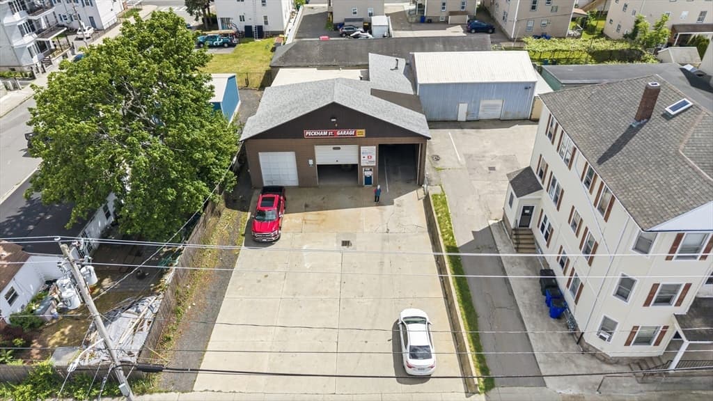 213 Peckham St, Fall River MA 02724 photo 3