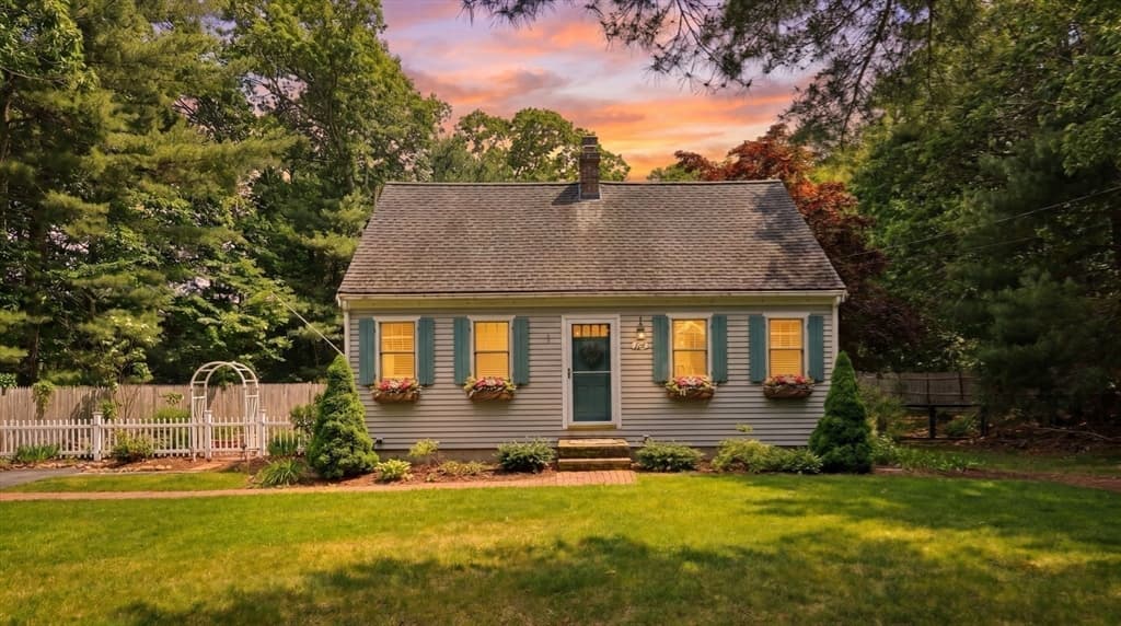 Single Family Residence at 195 Knotty Pine Ln, Barnstable MA 02632, photo 2 of 42