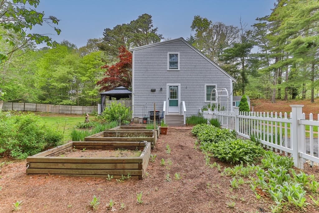 Single Family Residence at 195 Knotty Pine Ln, Barnstable MA 02632, photo 42 of 42