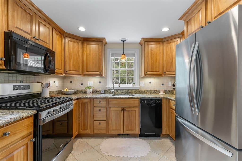 Single Family Residence at 195 Knotty Pine Ln, Barnstable MA 02632, photo 13 of 42