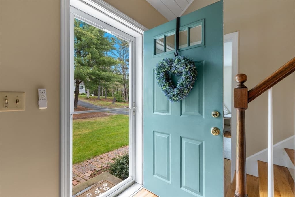 Single Family Residence at 195 Knotty Pine Ln, Barnstable MA 02632, photo 7 of 42