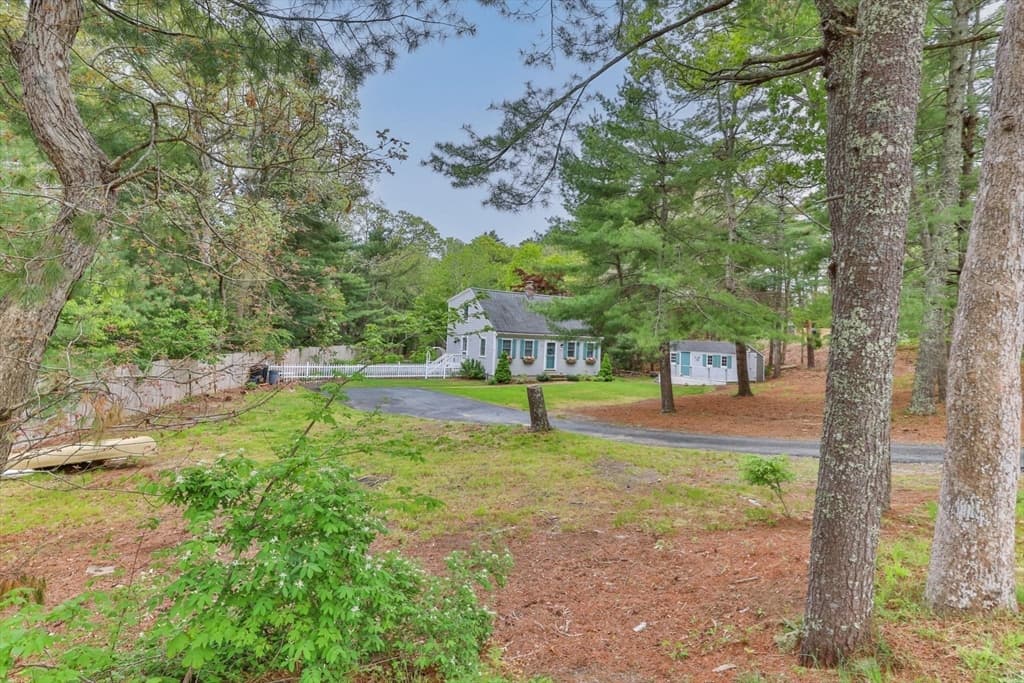Single Family Residence at 195 Knotty Pine Ln, Barnstable MA 02632, photo 20 of 42