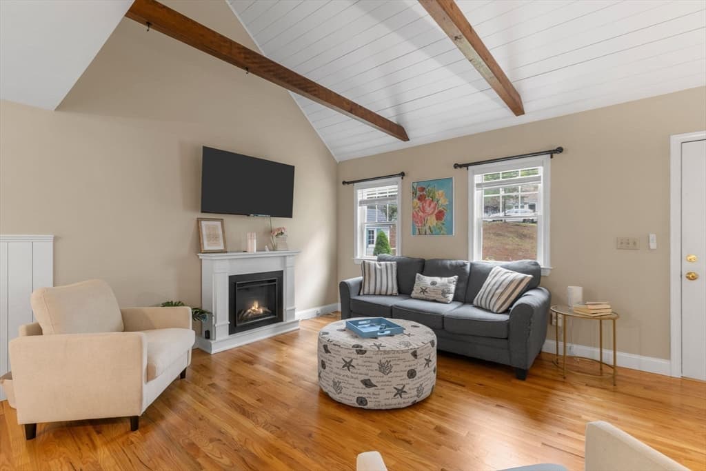 Single Family Residence at 195 Knotty Pine Ln, Barnstable MA 02632, photo 10 of 42