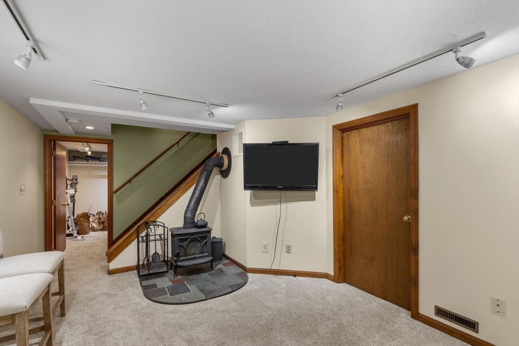 Single Family Residence at 195 Knotty Pine Ln, Barnstable MA 02632, photo 31 of 42