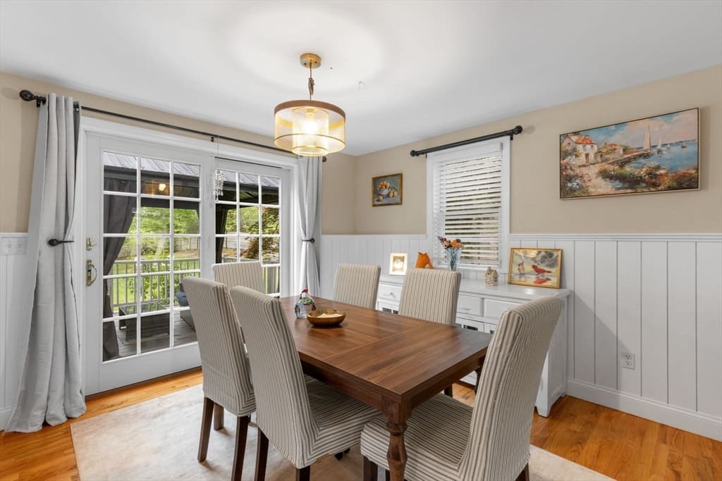 Single Family Residence at 195 Knotty Pine Ln, Barnstable MA 02632, photo 4 of 42