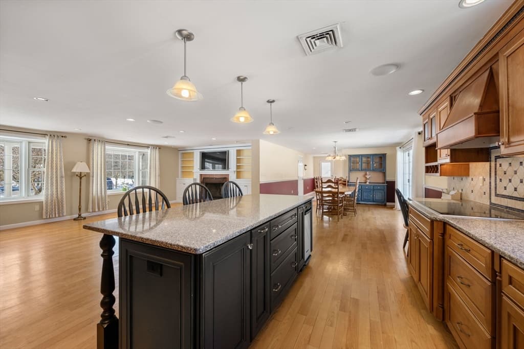 Single Family Residence at 361 County Road, Hanson MA 02341, Hanson, photo 3 of 13