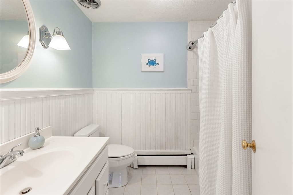 Condominium at 5 Hallmark Gardens # 12, Burlington MA 01803, Burlington, photo 13 of 20