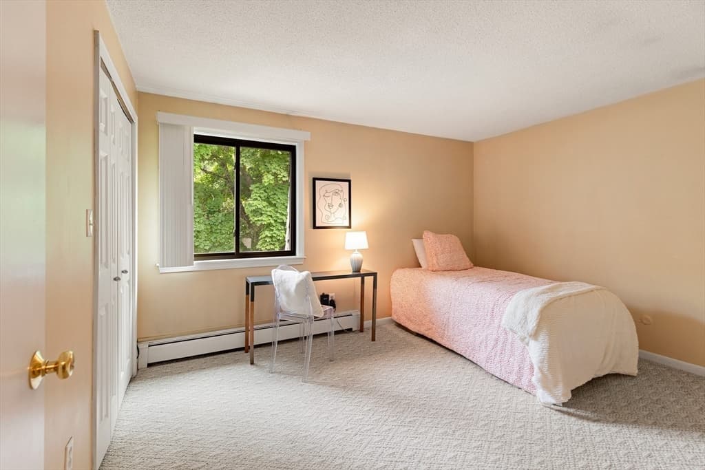 Condominium at 5 Hallmark Gardens # 12, Burlington MA 01803, Burlington, photo 10 of 20