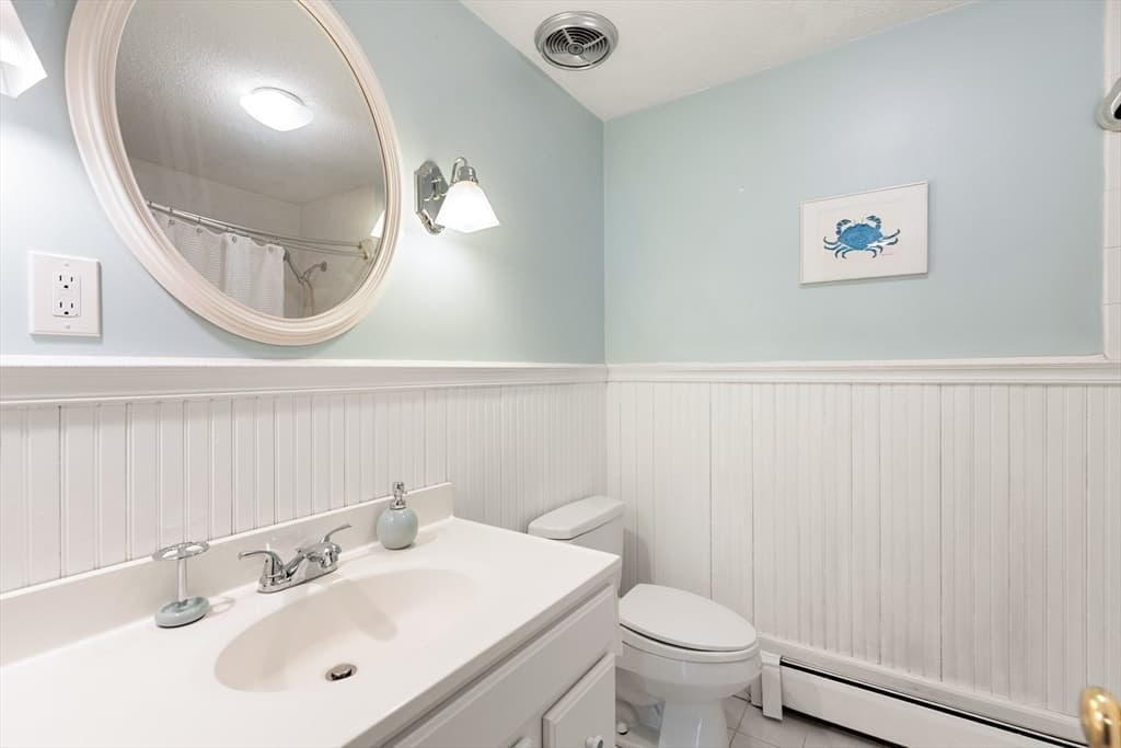 Condominium at 5 Hallmark Gardens # 12, Burlington MA 01803, Burlington, photo 8 of 20
