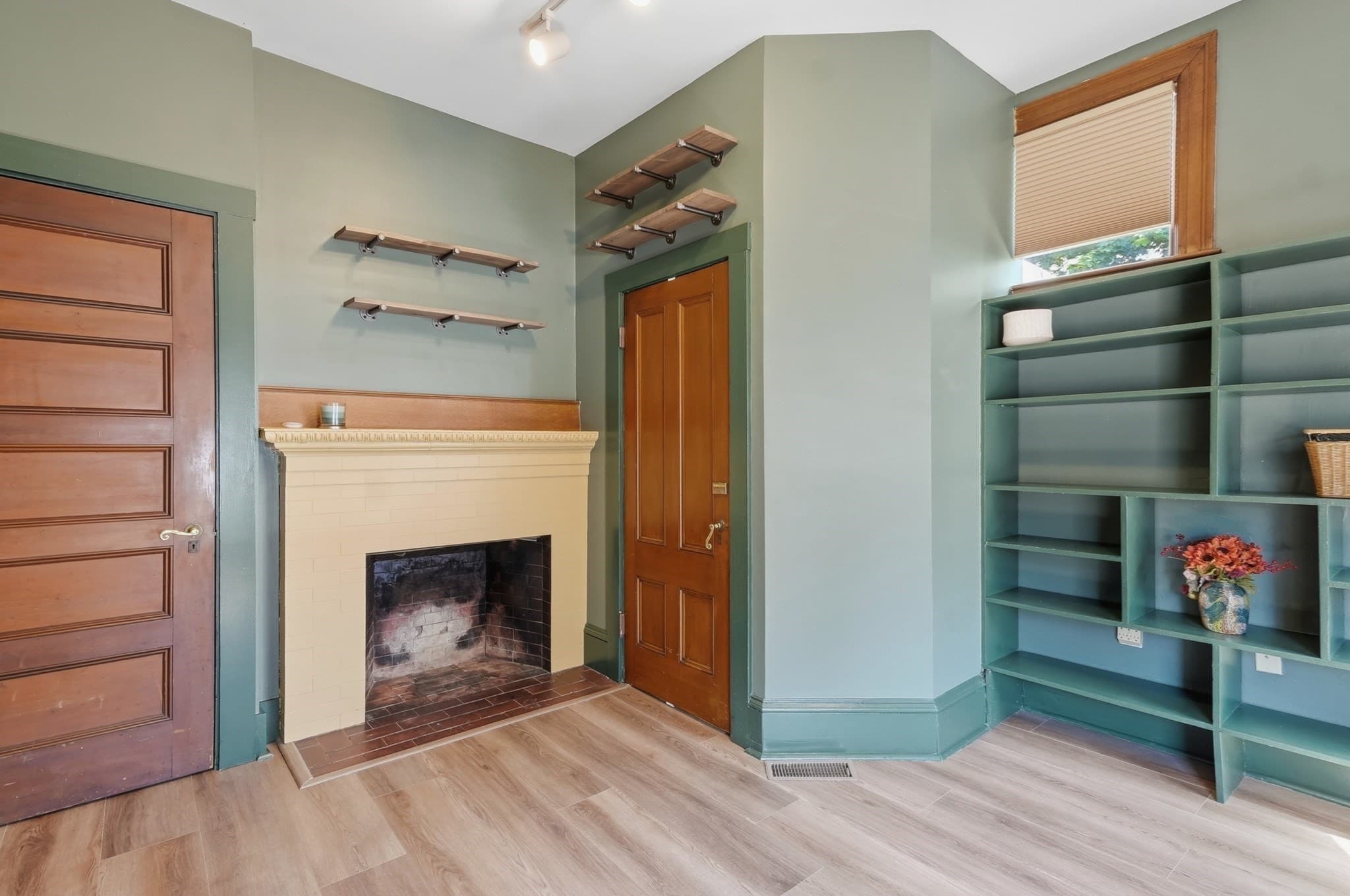 Condominium at 7 Wyman Street # 1, Arlington MA 02474, Arlington, photo 4 of 22