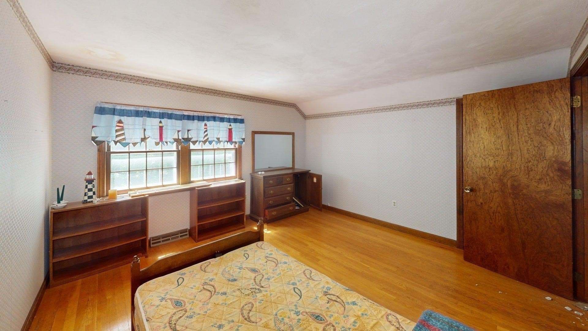 Single Family Residence at 8 Pennock Rd, Chelmsford MA 01824, photo 6 of 16