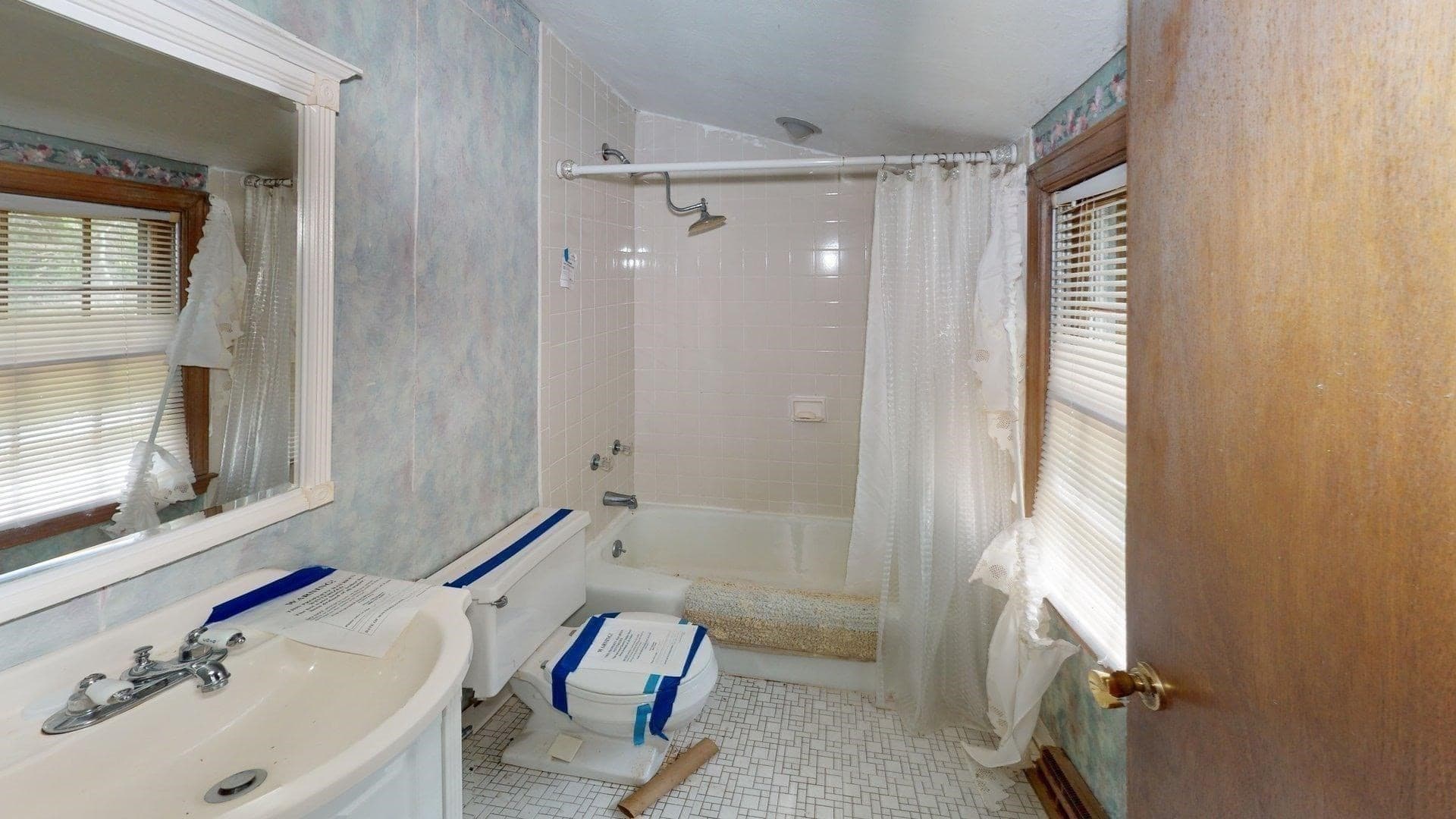 Single Family Residence at 8 Pennock Rd, Chelmsford MA 01824, photo 13 of 16