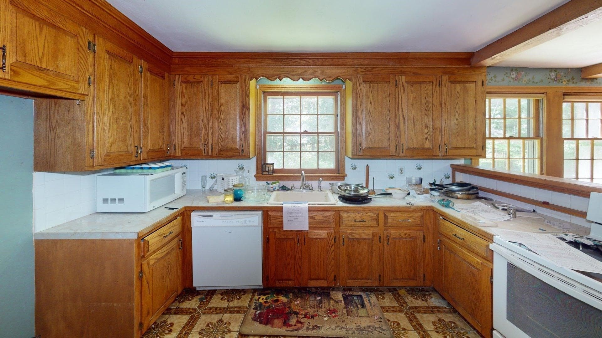 Single Family Residence at 8 Pennock Rd, Chelmsford MA 01824, photo 4 of 16