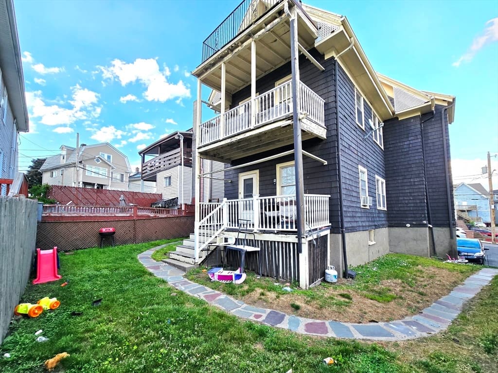 Multi Family at 14 Harding Ave, Everett MA 02149, Everett, photo 5 of 40