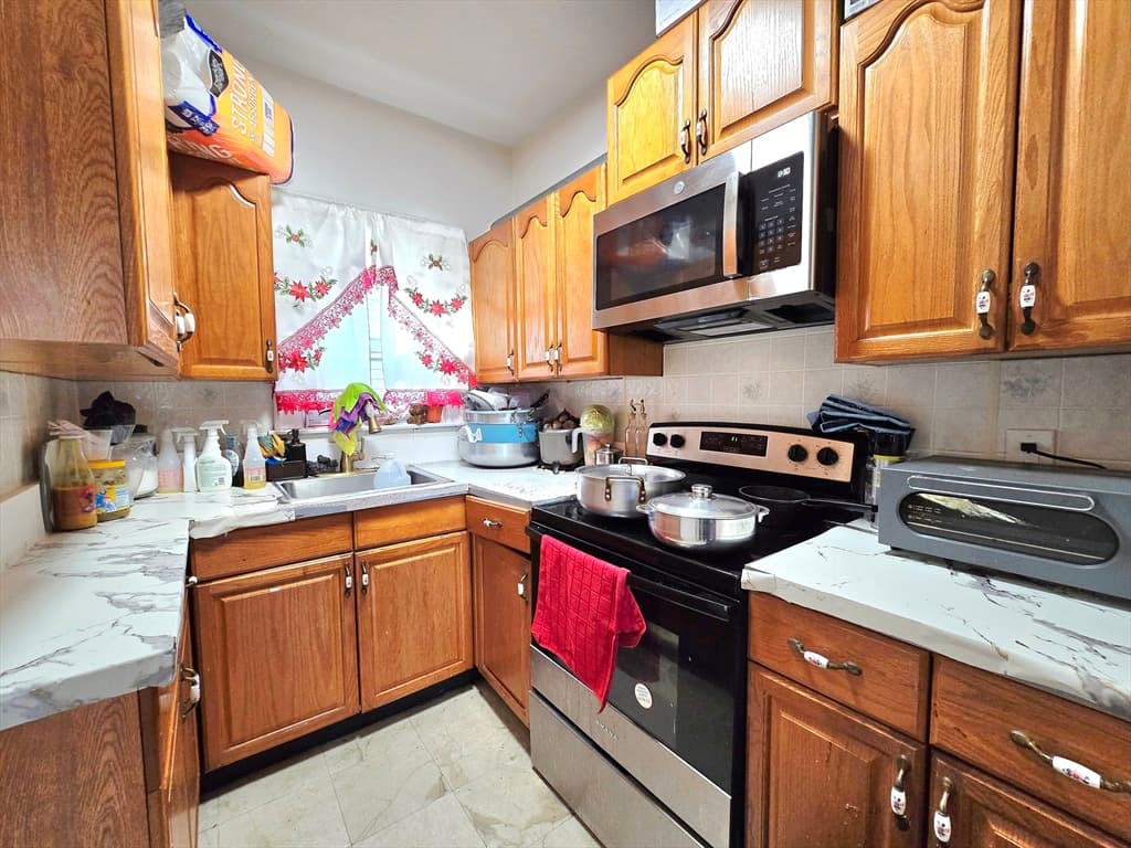 Multi Family at 14 Harding Ave, Everett MA 02149, Everett, photo 10 of 40