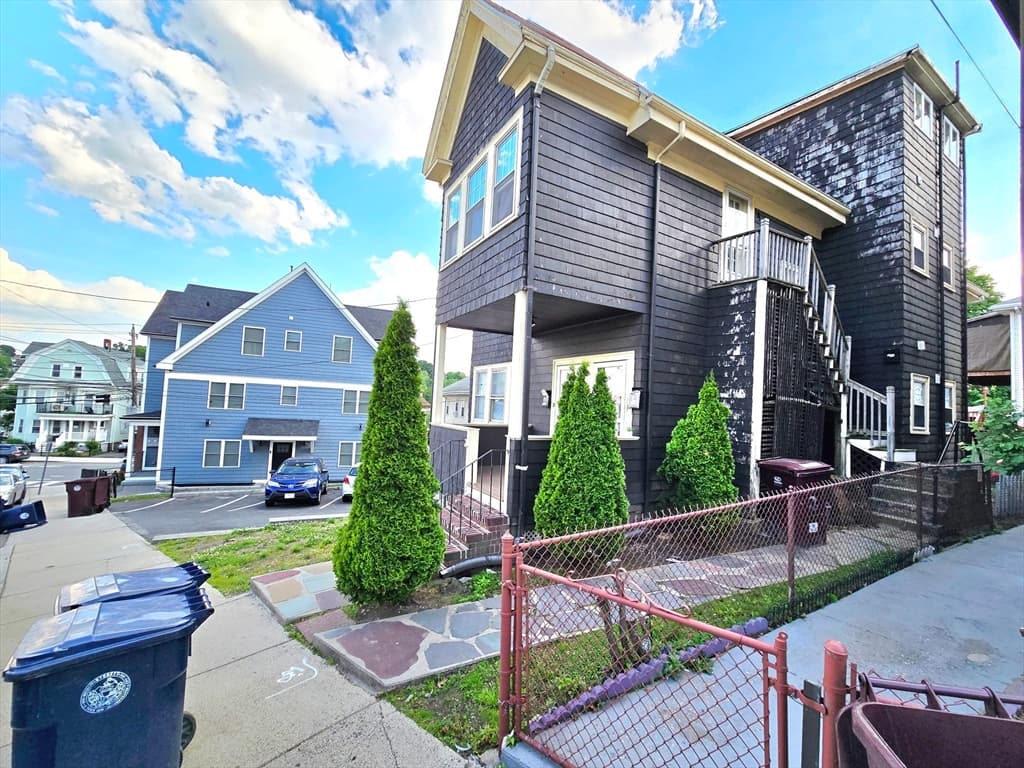 Multi Family at 14 Harding Ave, Everett MA 02149, Everett, photo 4 of 40