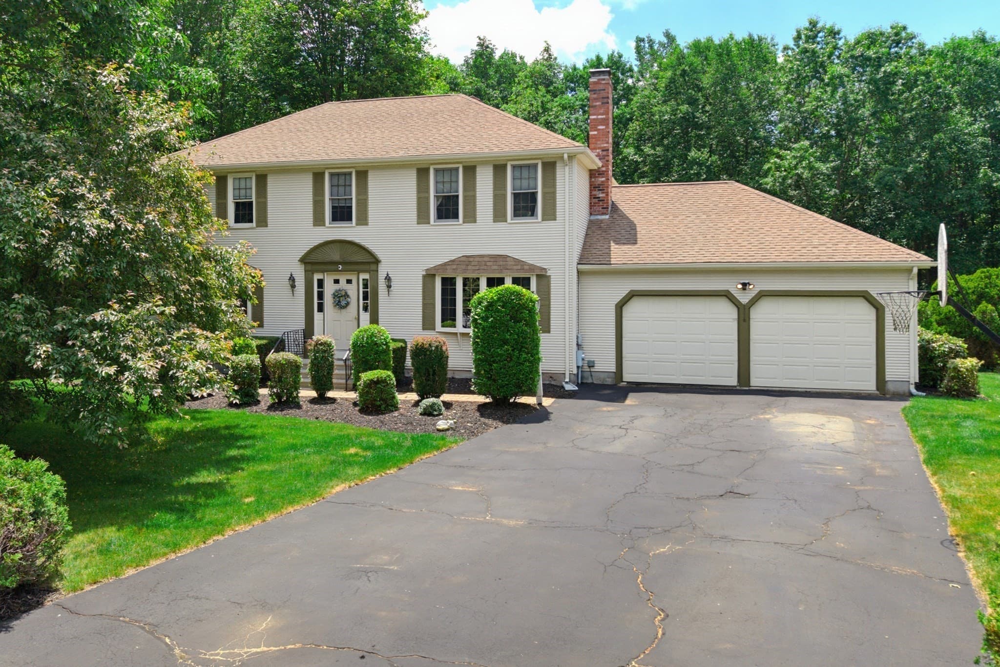 60 Forest View Dr, Millville MA 01529