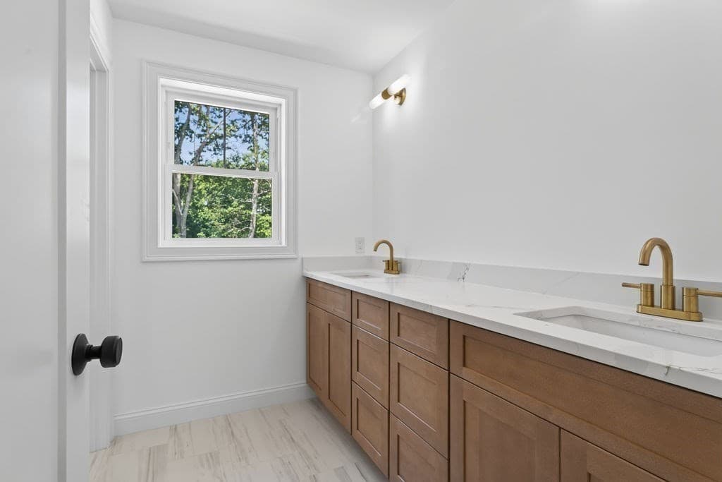 Single Family Residence at 427 Landry Ave, North Attleboro MA 02760, North Attleboro, photo 30 of 42