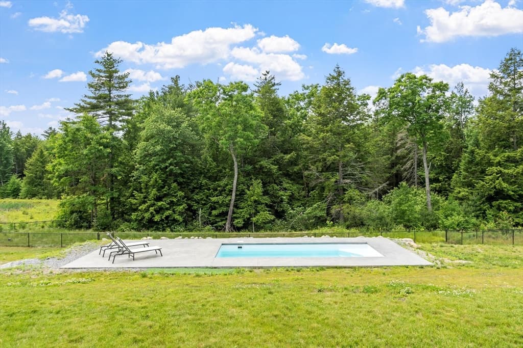 Single Family Residence at 19 Lighthouse Ln, Westminster MA 01473, photo 32 of 34