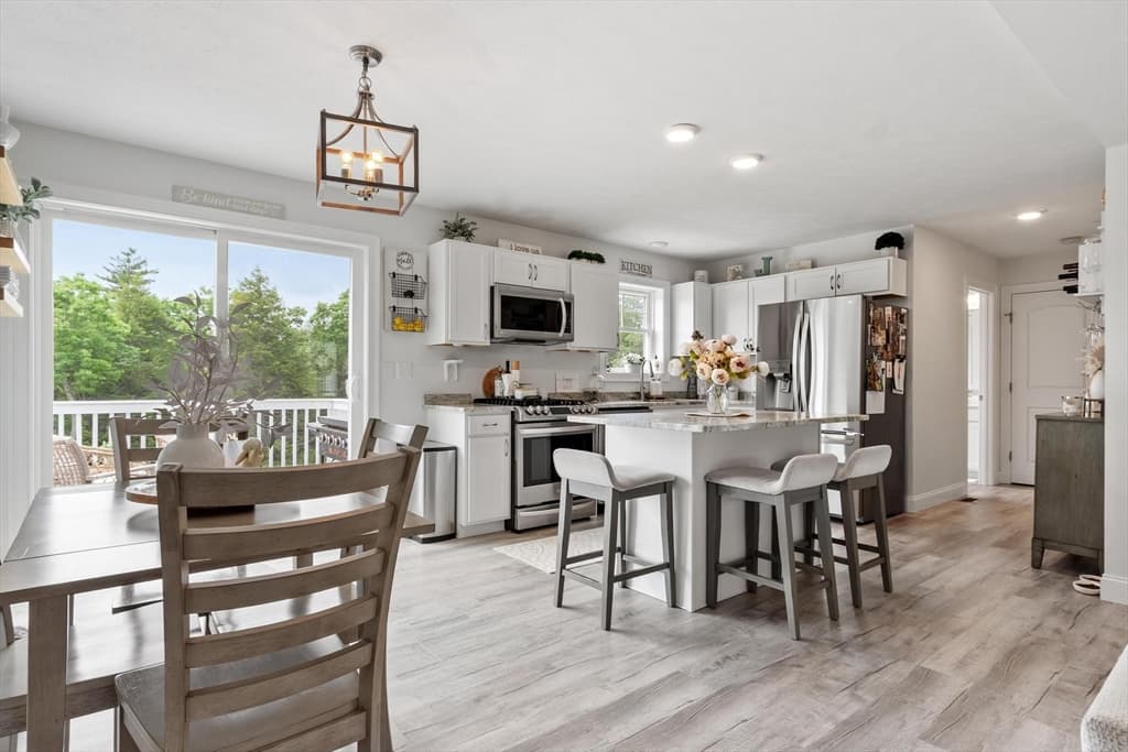 Single Family Residence at 19 Lighthouse Ln, Westminster MA 01473, photo 8 of 34