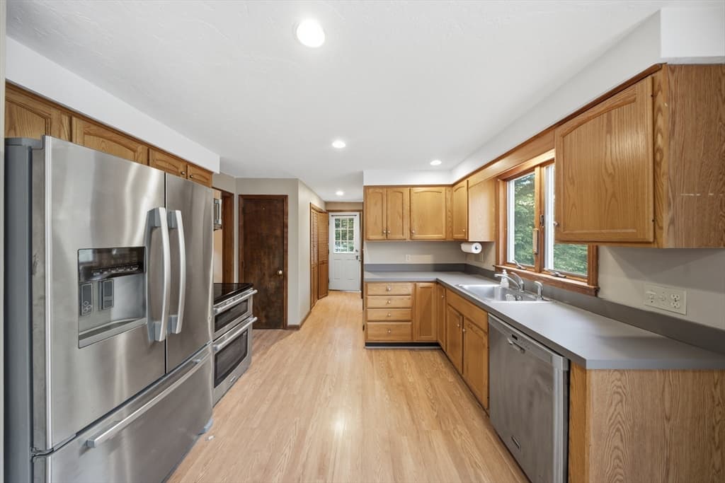 Single Family Residence at 64 Saddle Hill Road, Hopkinton MA 01748, Hopkinton, photo 29 of 41