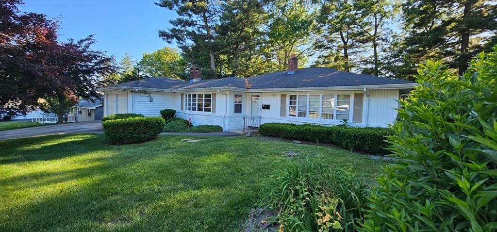 22 Pondview Cir, Brockton MA 02301