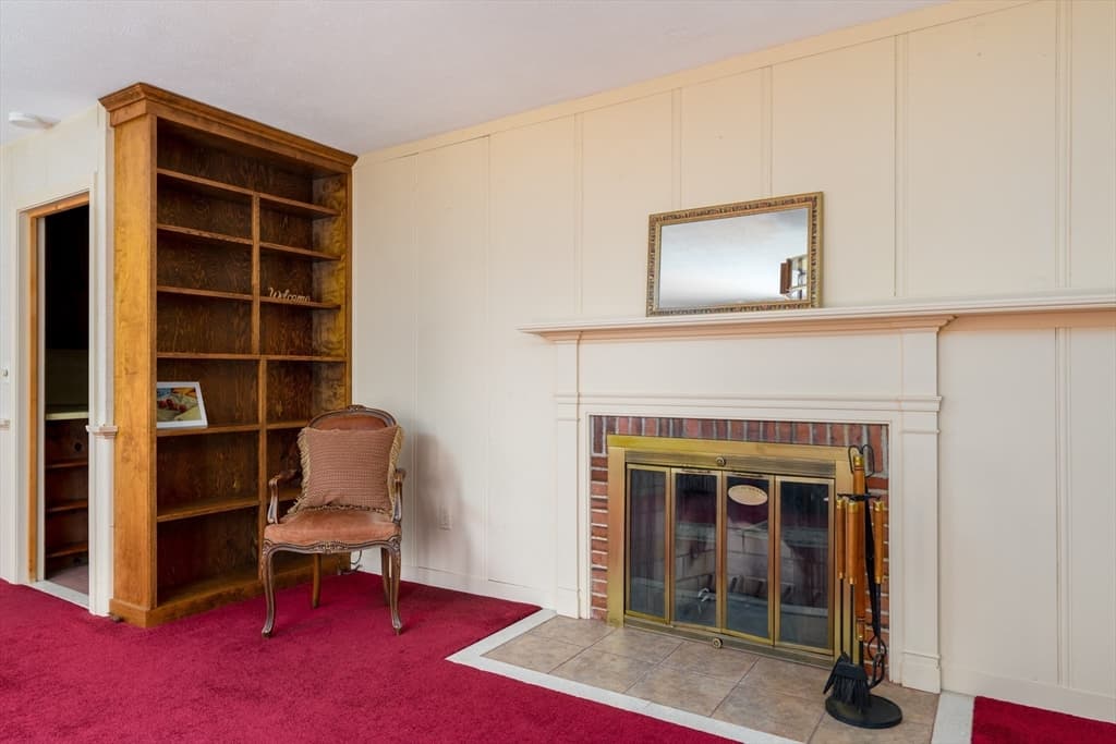 Single Family Residence at 55 Oldcommon Road, Auburn MA 01501, Auburn, photo 6 of 35