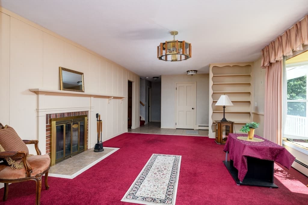 Single Family Residence at 55 Oldcommon Road, Auburn MA 01501, Auburn, photo 5 of 35