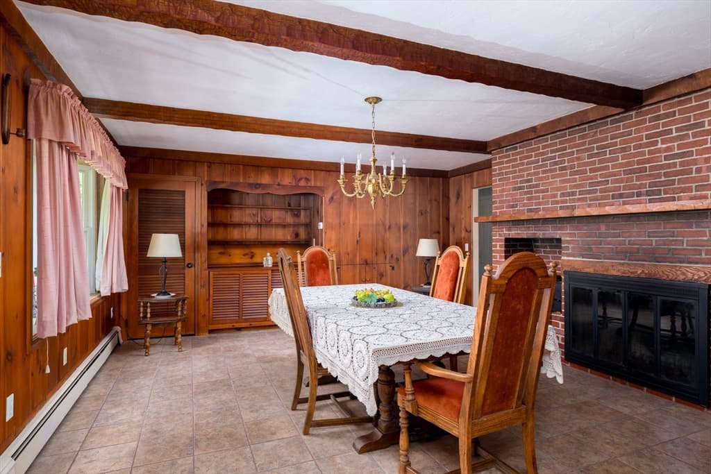 Single Family Residence at 55 Oldcommon Road, Auburn MA 01501, Auburn, photo 10 of 35