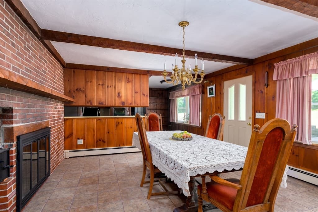 Single Family Residence at 55 Oldcommon Road, Auburn MA 01501, Auburn, photo 8 of 35