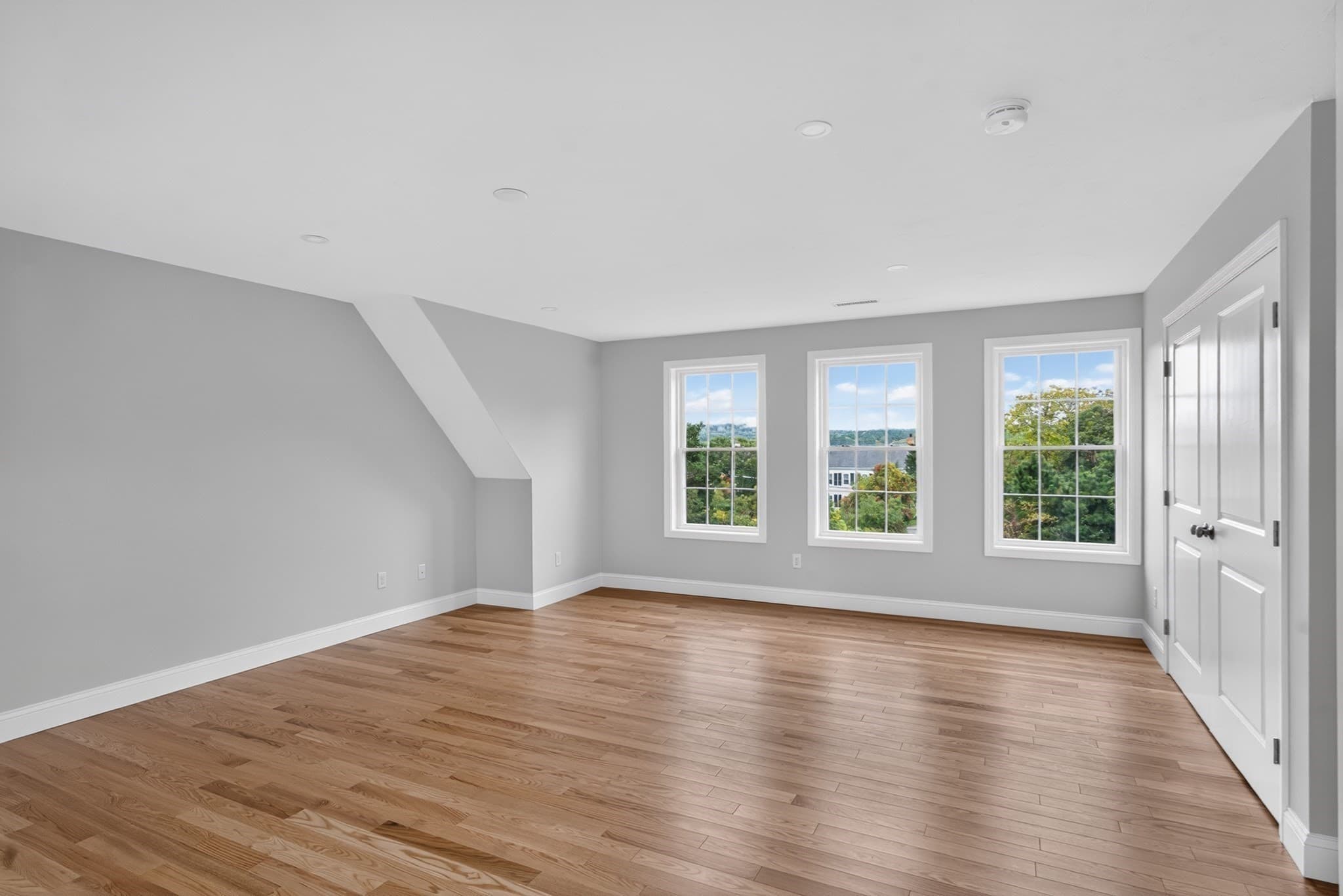 Single Family Residence at 1436 Old Sandwich Rd, Plymouth MA 02360, photo 17 of 41