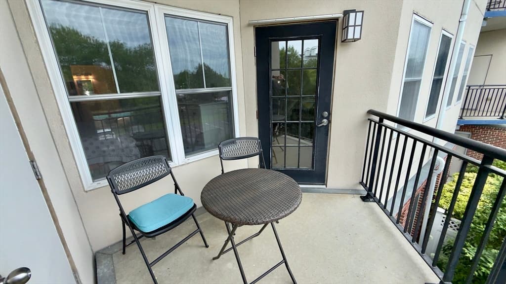 Condominium at 10 Seaport Dr # 2209, Quincy MA 02171, photo 11 of 14