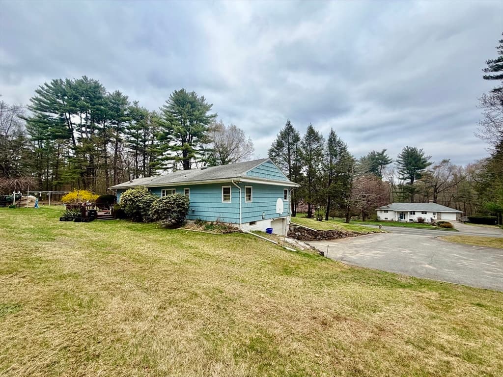 Single Family Residence at 817 Somers Rd, East Longmeadow MA 01028, East Longmeadow, photo 11 of 34