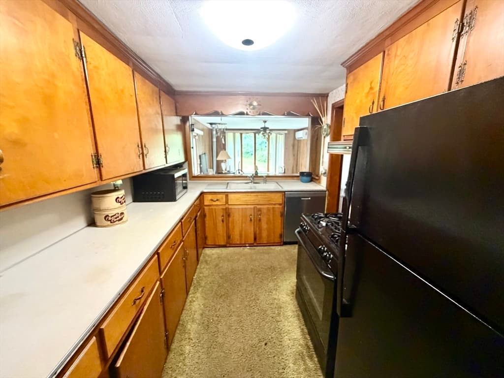 Single Family Residence at 817 Somers Rd, East Longmeadow MA 01028, East Longmeadow, photo 21 of 34
