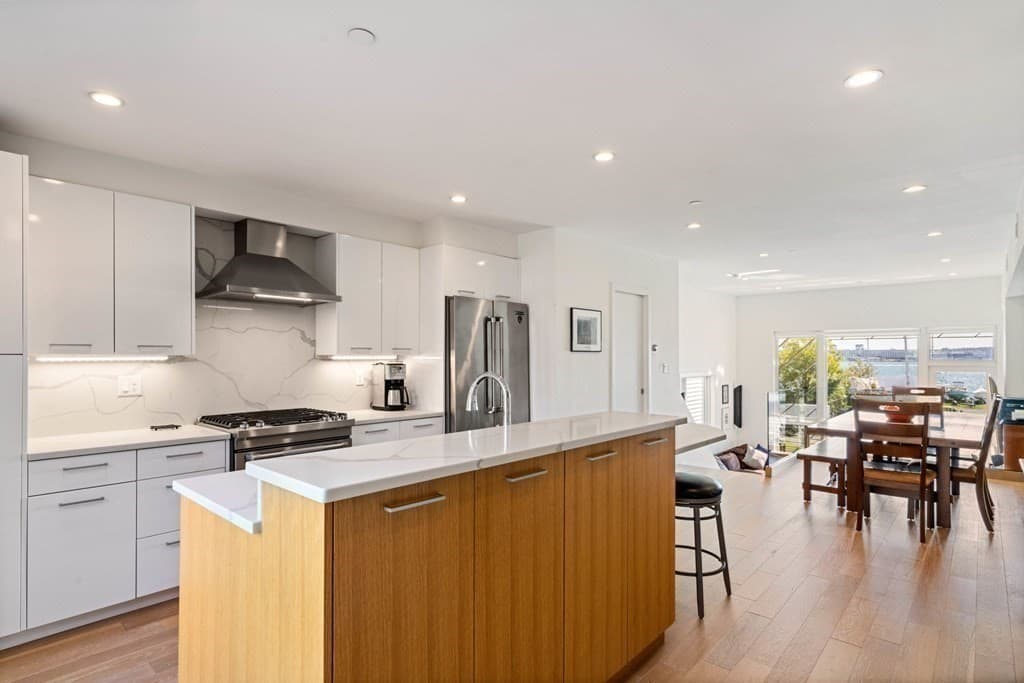 Condominium at 288 Marginal St # 4, Boston MA 02128, photo 3 of 25