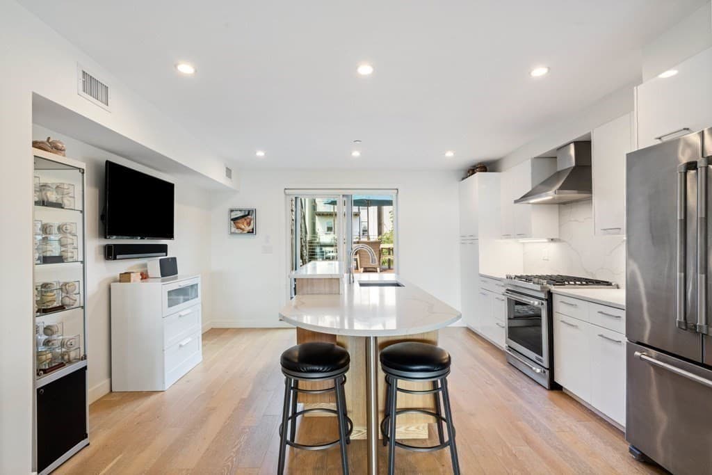 Condominium at 288 Marginal St # 4, Boston MA 02128, photo 5 of 25