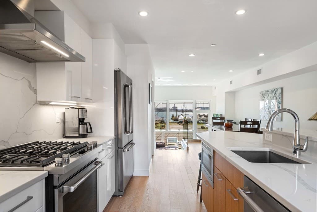 Condominium at 288 Marginal St # 4, Boston MA 02128, photo 4 of 25