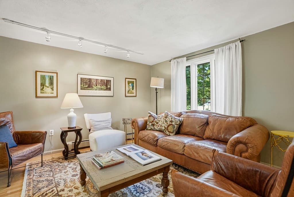 Single Family Residence at 5 Diane Dr, Medway MA 02053, Medway, photo 11 of 39