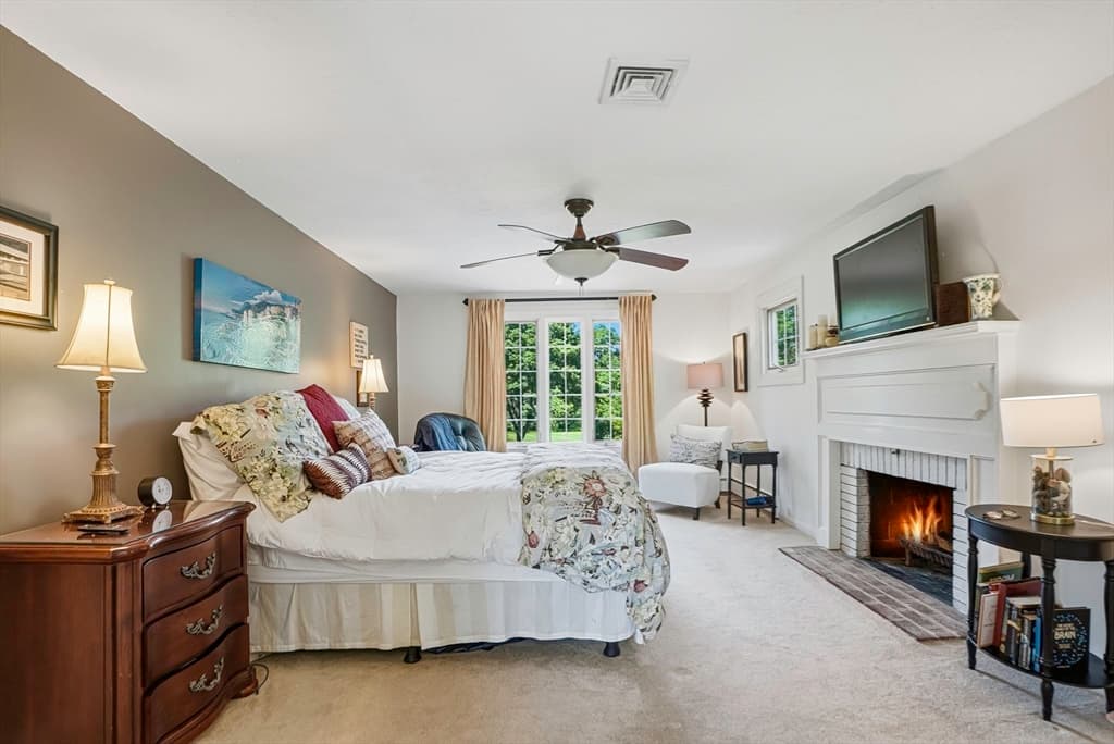 Single Family Residence at 5 Diane Dr, Medway MA 02053, Medway, photo 19 of 39