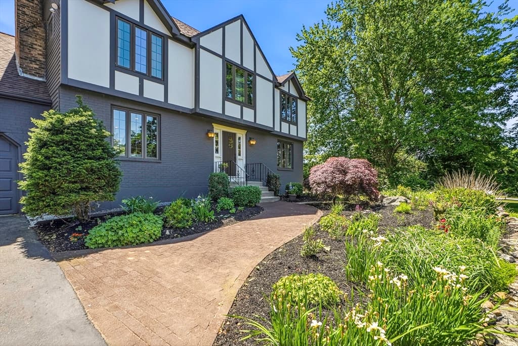 Single Family Residence at 5 Diane Dr, Medway MA 02053, Medway, photo 39 of 39