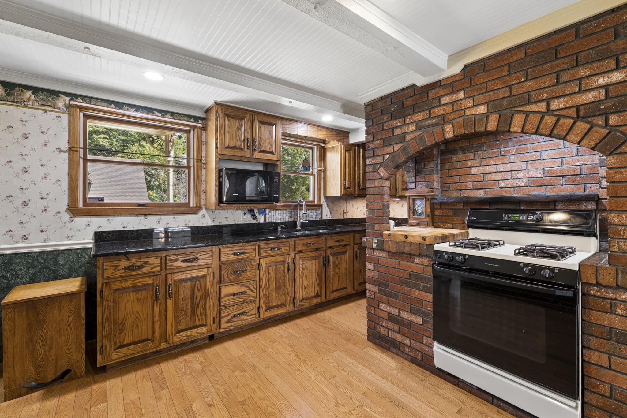 2 Family - 2 Units Side by Side at 14 Naylor St, Chelmsford MA 01863, photo 23 of 42