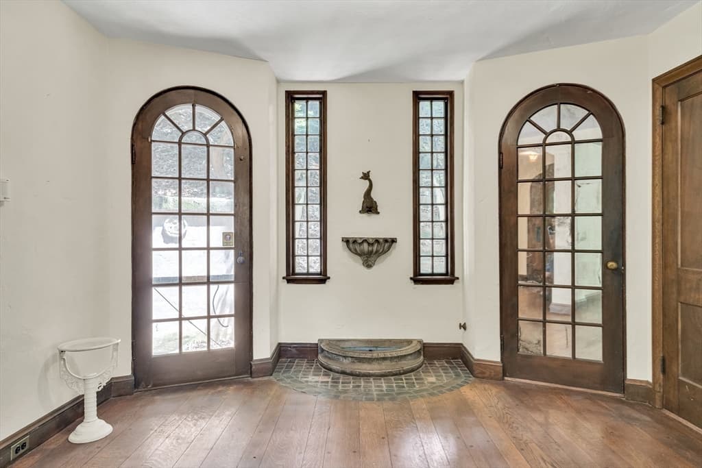 128 Dudley St, Brookline MA 02445 photo 5