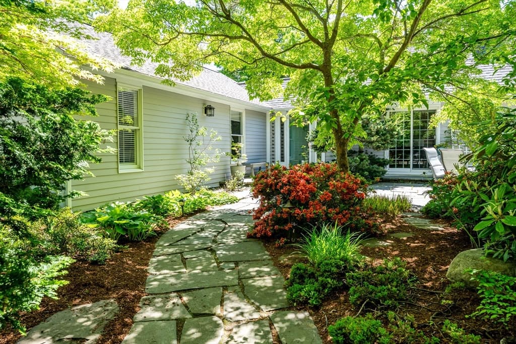 96 Greensward Rd, Mashpee MA 02649 photo 2