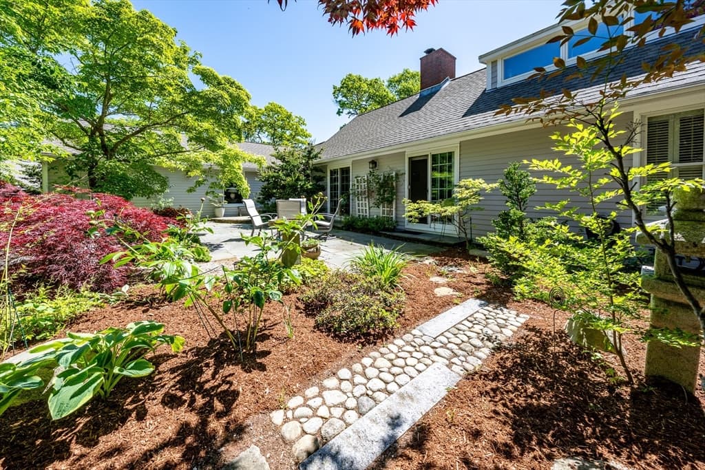 96 Greensward Rd, Mashpee MA 02649 photo 3