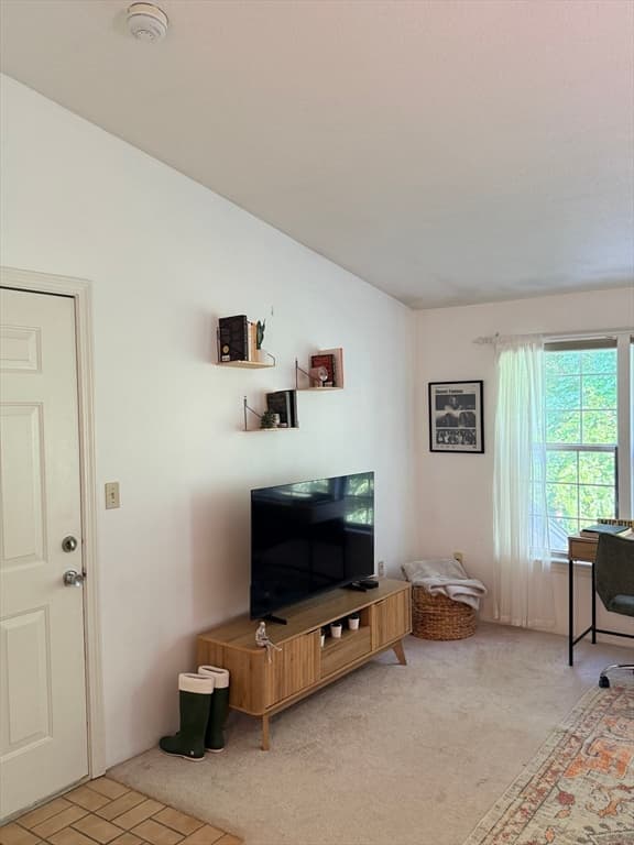 Condominium at 2 Squire Ct # 8, Natick MA 01760, Natick, photo 3 of 18